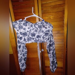 Crop Top Bra Shirt With Sleeves Size M